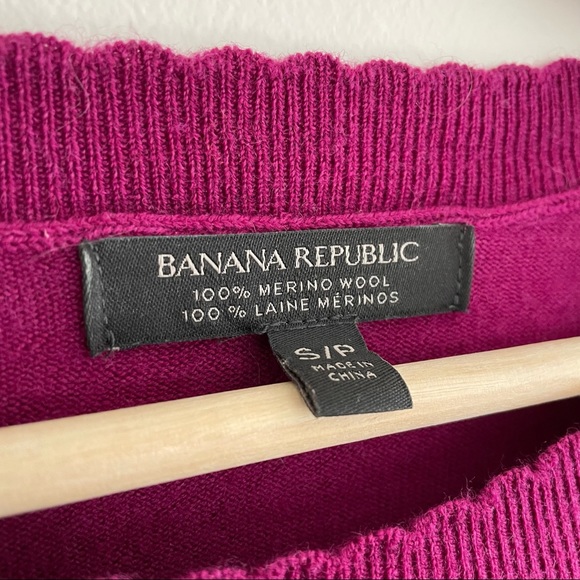 Banana Republic | Merino Pink Scalloped Sweater - Picture 3 of 8